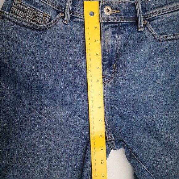 Levi's 512 Ladies Size 8 Perfectly Slimming Straight Leg Medium Wash Blue Jeans - Picture 15 of 16